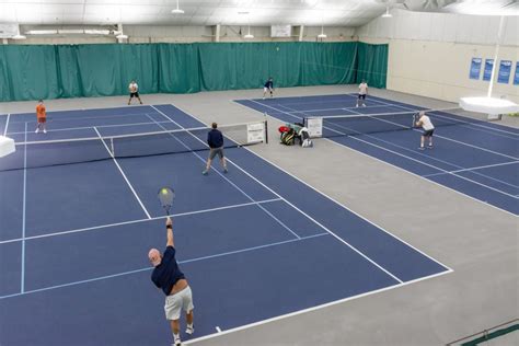 racquetball club facilities aurora